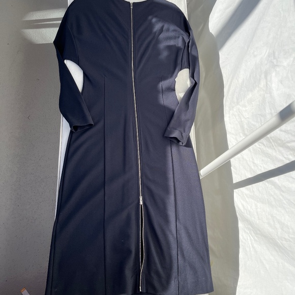 COS (XS) navy blue long-sleeve midi-dress with V-neck and zipper-back, like new. - Picture 12 of 16